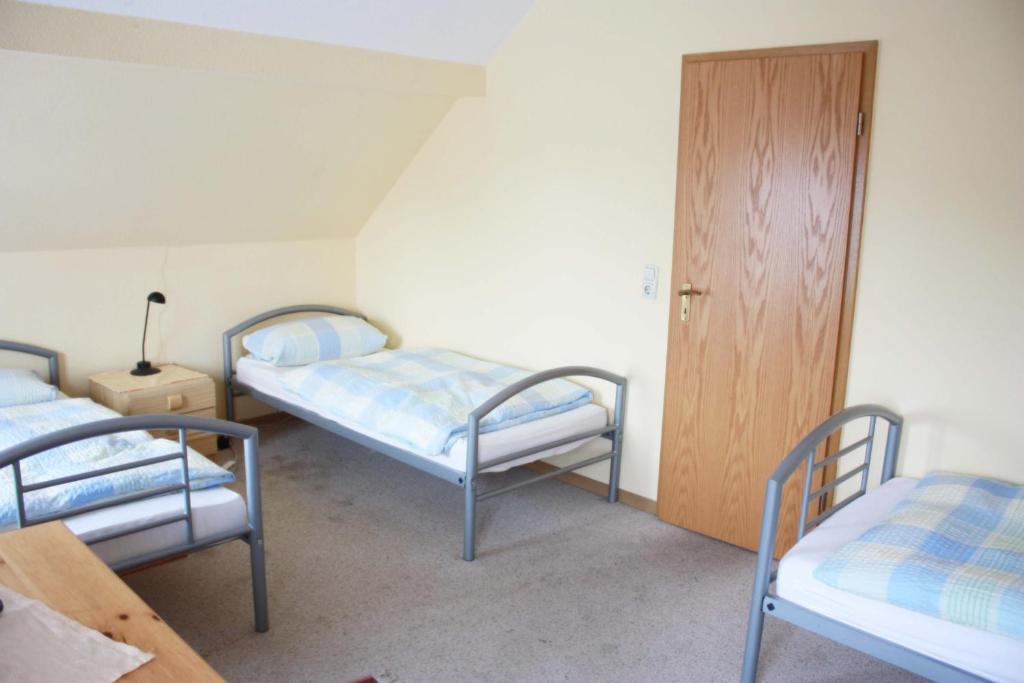 Hotel Zum Hirsch Am Bahnhof Оберурзель Номер фото